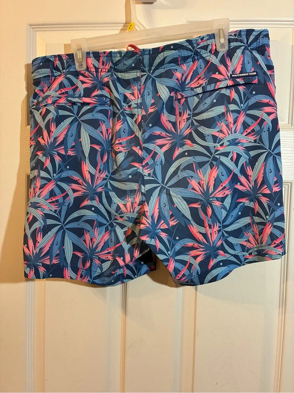 Southern tide mens tropical blooms printed swim shorts